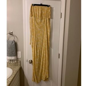 Floral off the shoulder for dress.